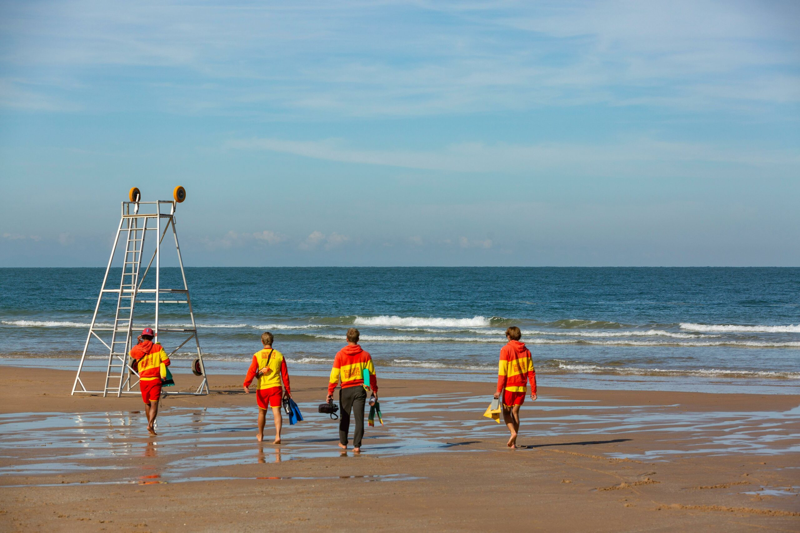 Rettungsschwimmer Im Einsatz Am Strand Von Biarritz, Frankreich