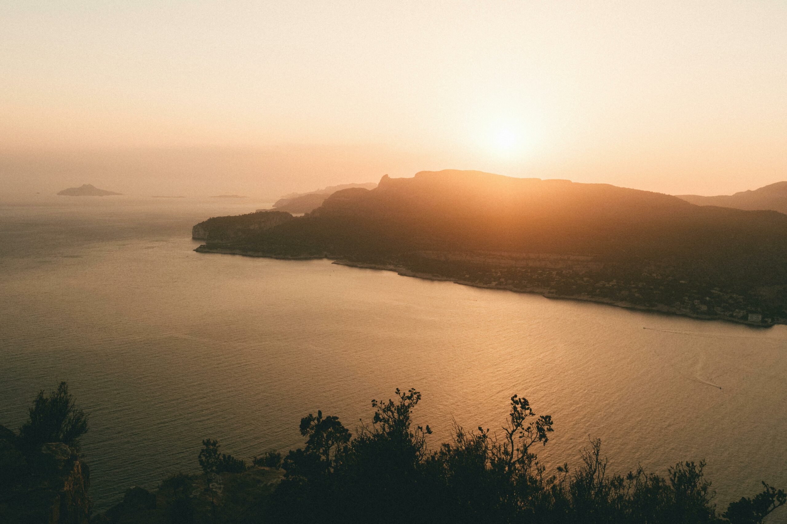 Sonnenuntergang über Der Küste Von Cassis In Der Provence, Frankreich